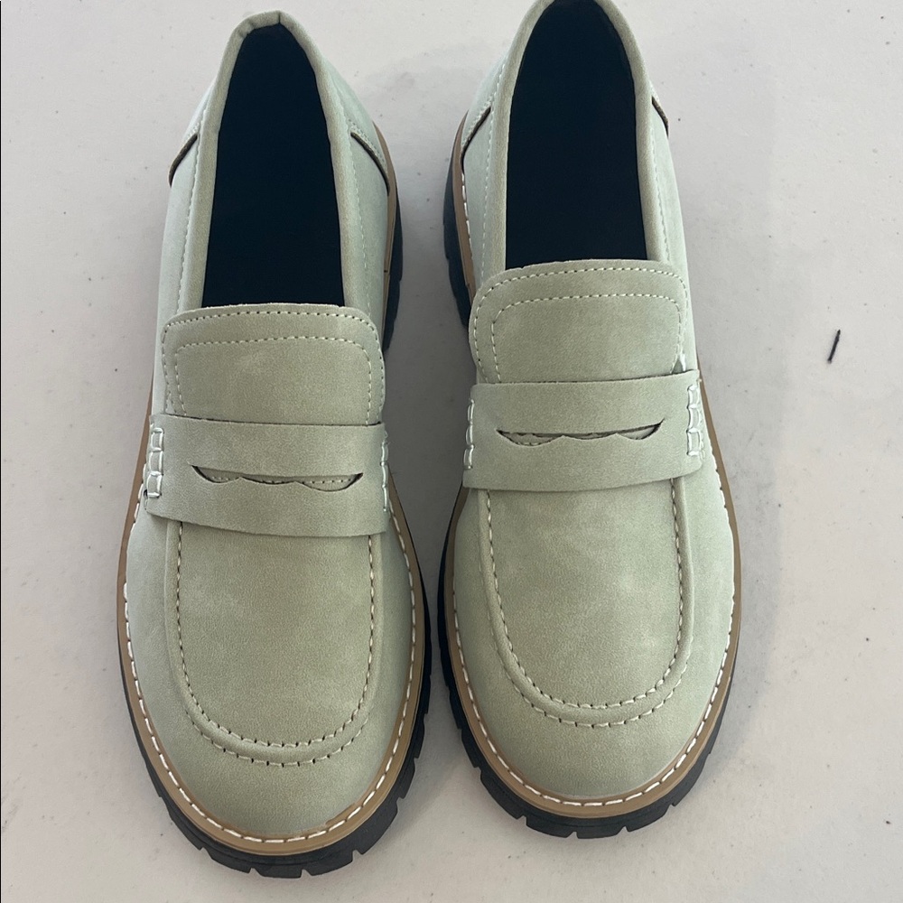 Women’s  Green Loafers